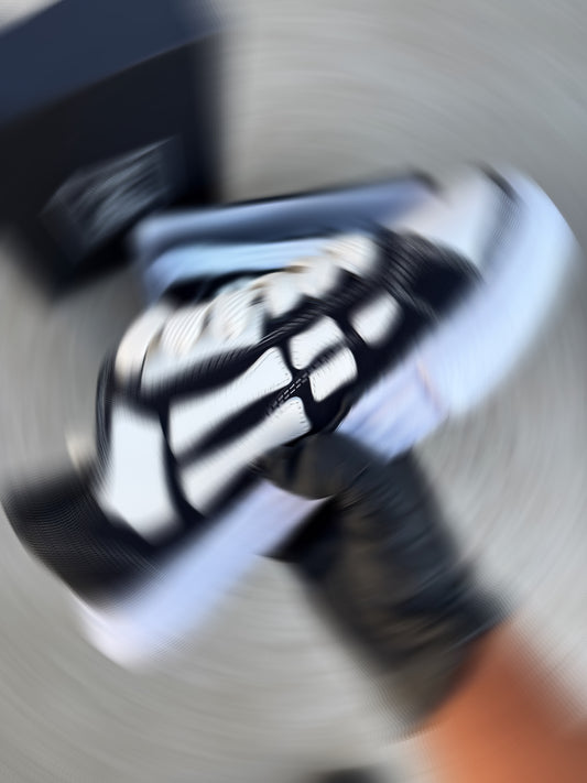 AM skull-shoe